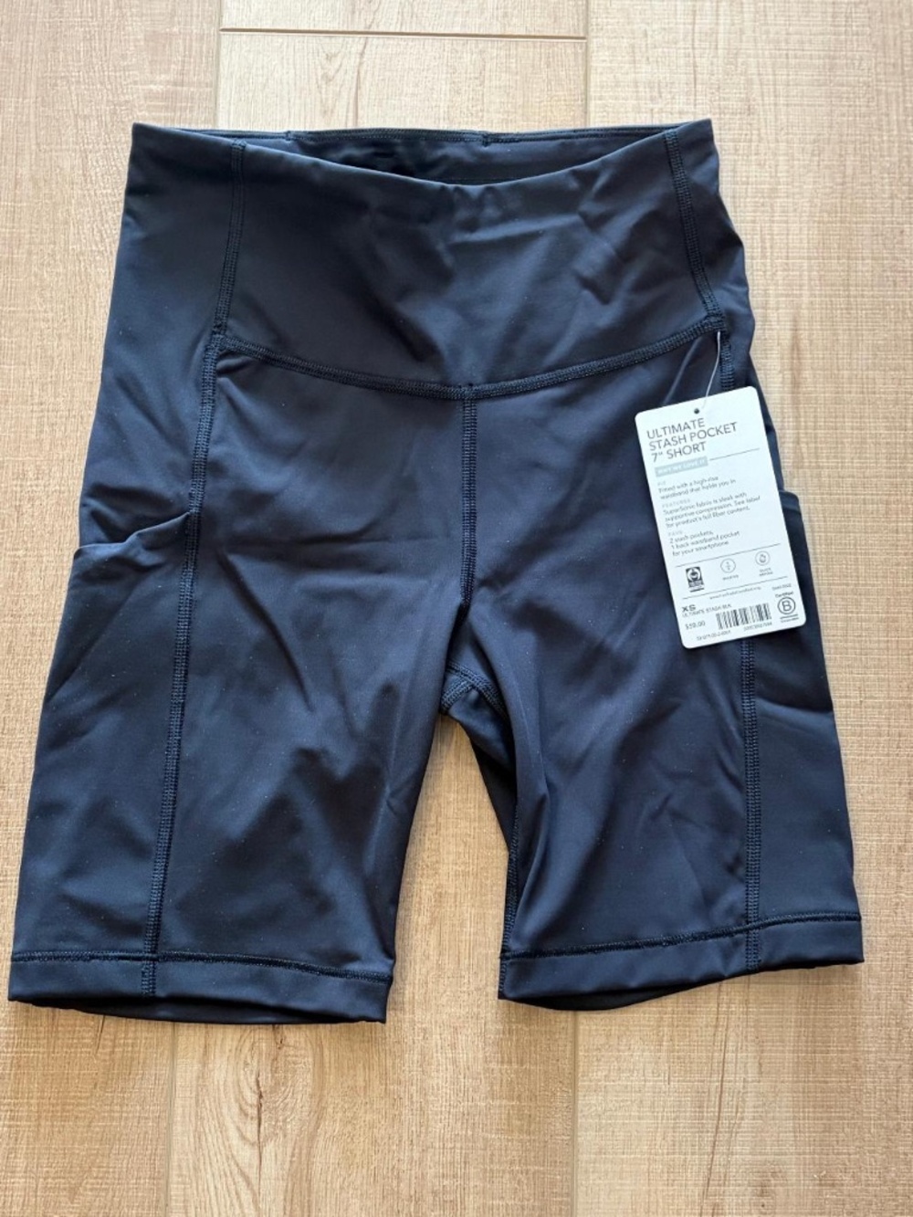 Athleta Ultimate Stash Pocket 7" Short